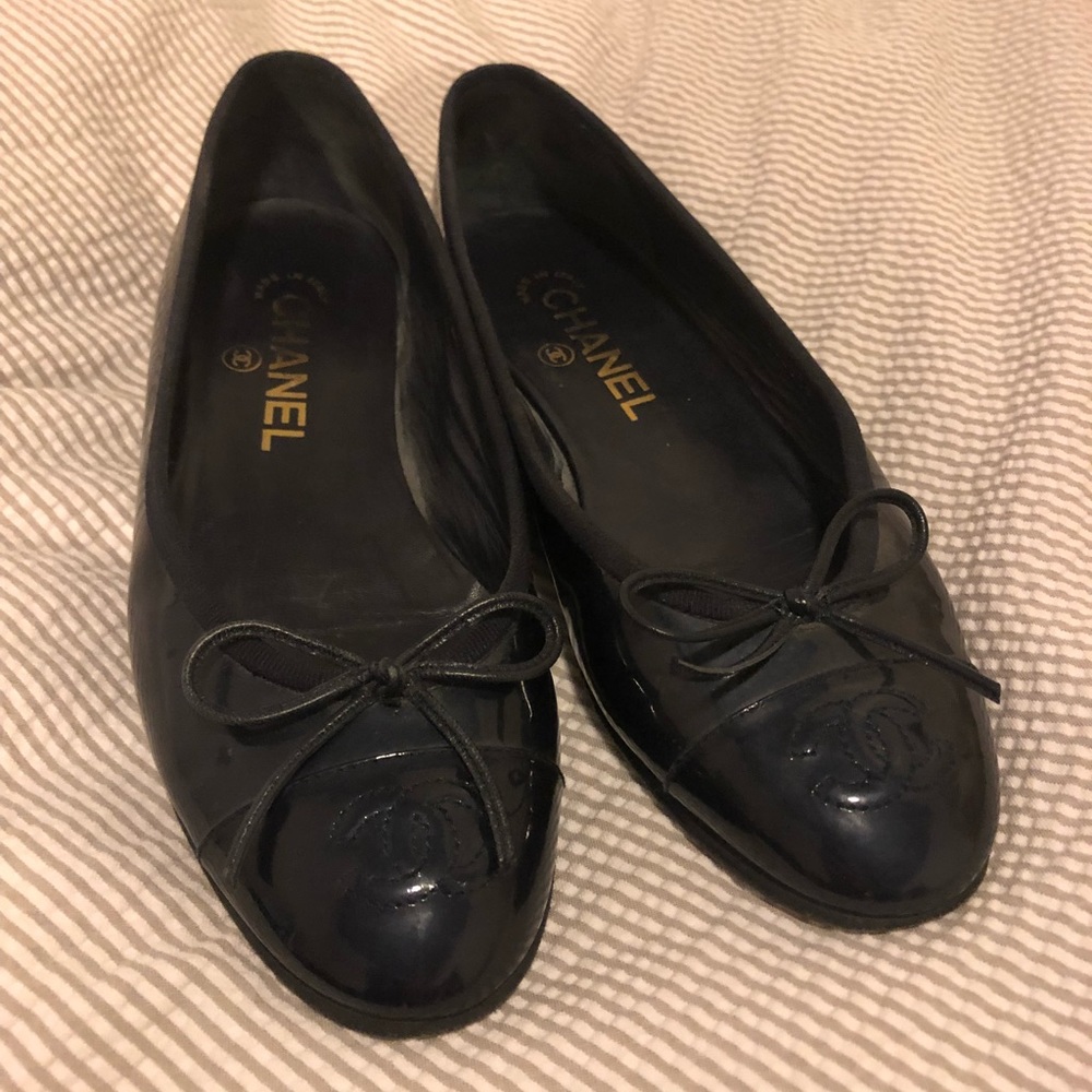 Navy patent Chanel ballerina flats size 36
